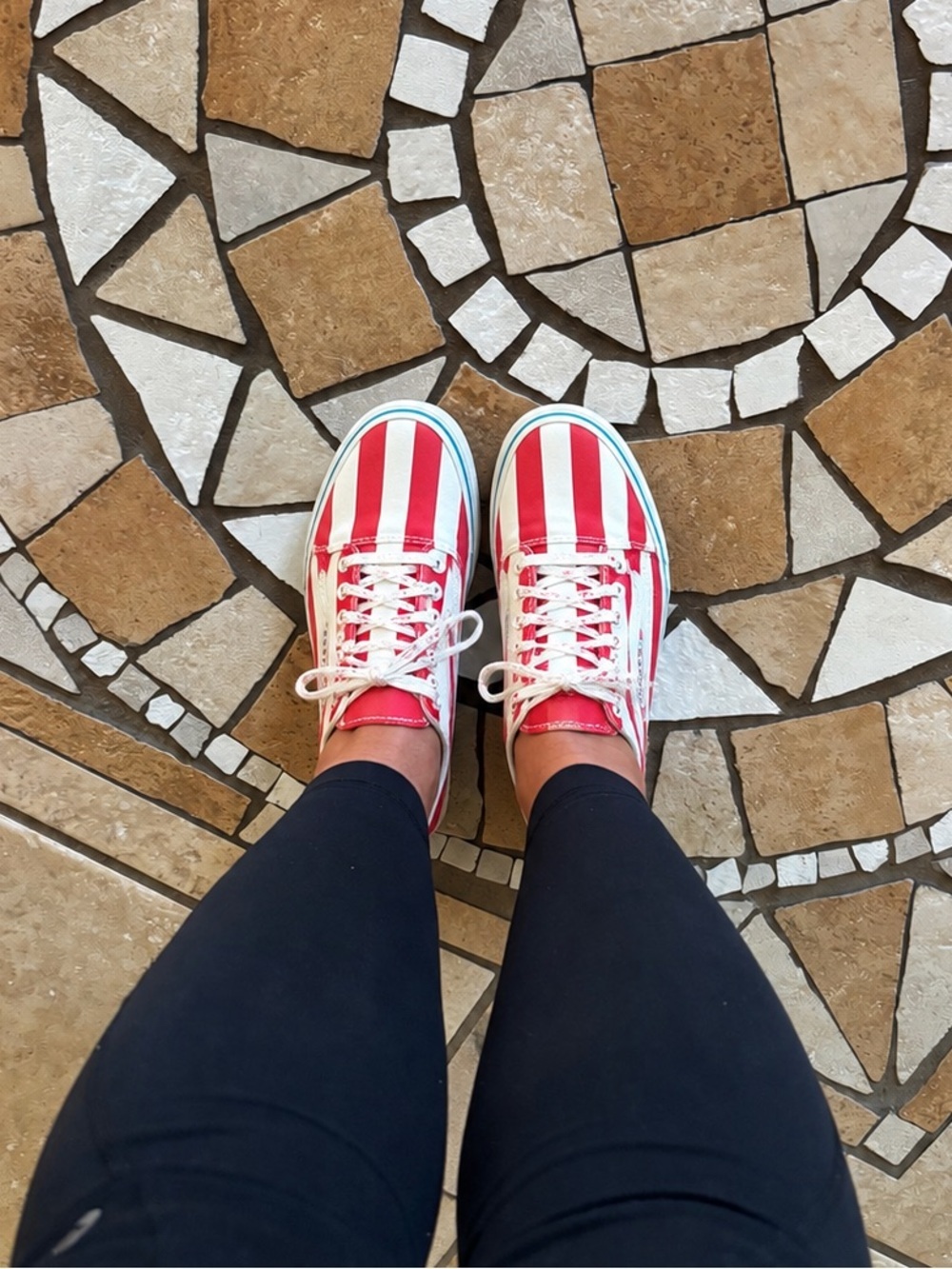 Where's Waldo? x Vans Old Skool
'International Stripes